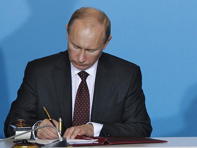 Путин подписал закон о компенсации семьям пропавших военнослужащих
