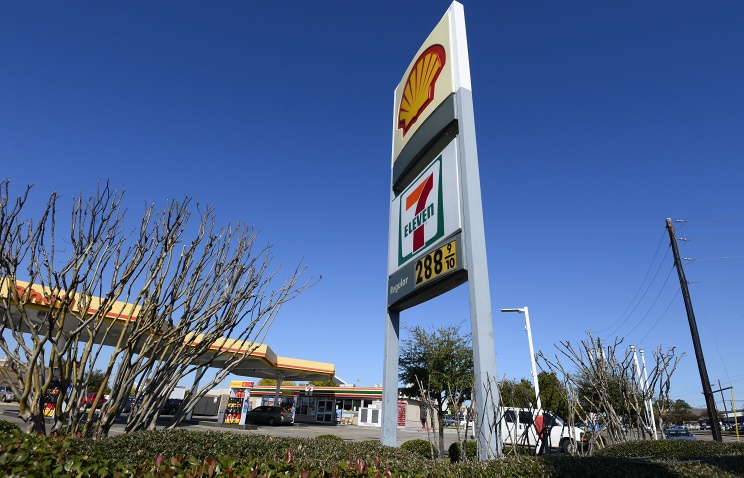 В США цены на бензин опустились ниже $3 за галлон