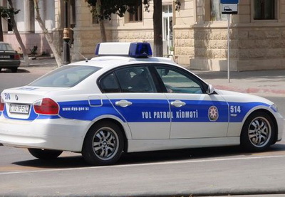 Дорожная полиция Баку начала рейды против водителей, не снявших шторки со стекол