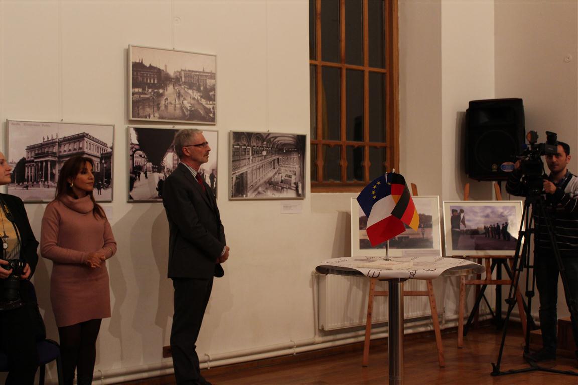 В Баку открылась выставка фотографий Берлина и Парижа до Первой мировой войны - ФОТО