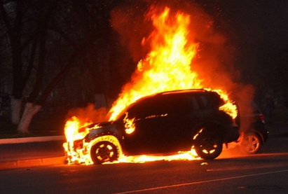 В Фергюсоне напали на журналистов МИА «Россия сегодня» и сожгли их машину