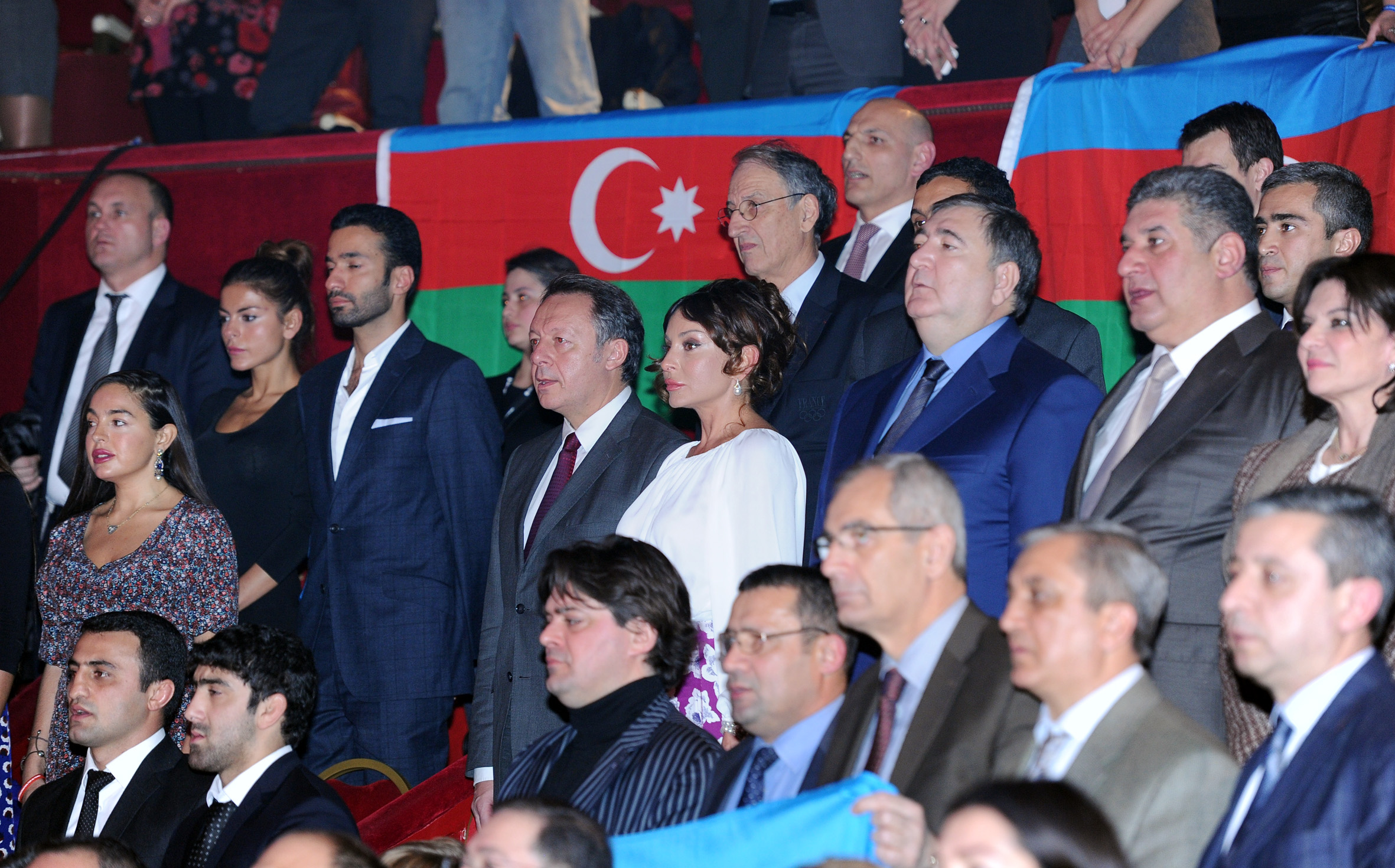 Мехрибан Алиева наблюдала за товарищеской встречей между азербайджанскими и французскими борцами в Париже – ФОТО