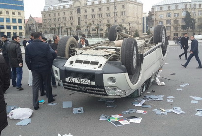 Опубликована видеозапись ДТП, в котором перевернулся автомобиль бывшего депутата Милли Меджлиса – ВИДЕО - ОБНОВЛЕНО