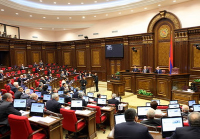 Парламент Армении проведет экстренное заседание по вопросу колебания обменного курса и контроля над уровнем инфляции