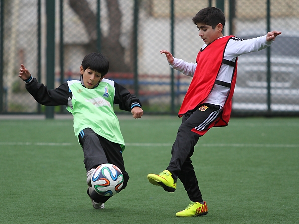 «Футбол с Bakcell»: урок в Низаминском районе Баку - ФОТО