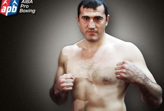 Как азербайджанский боксер нокаутировал египтянина в первом же раунде – ВИДЕО