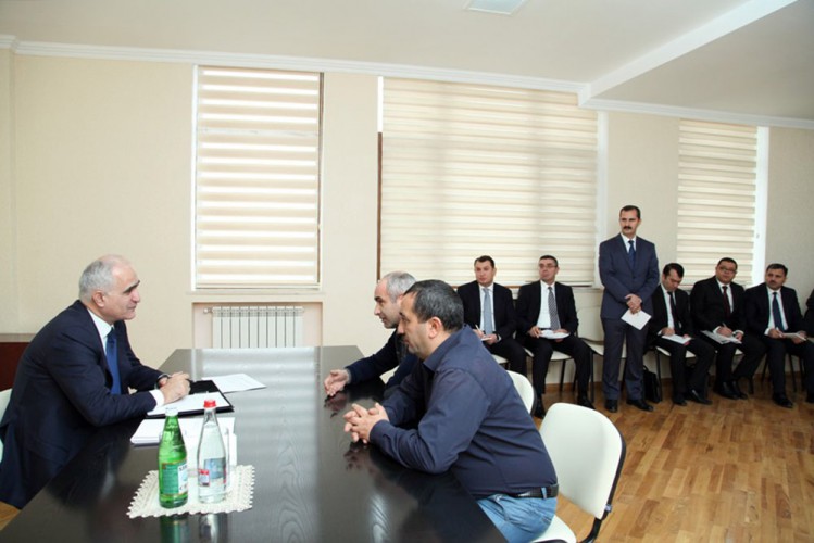 Министр экономики и промышленности принял граждан в Гаджигабуле