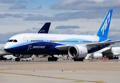 В Баку доставлен второй самолет Boeing Dreamliner