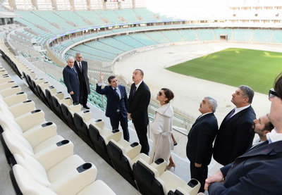 Президент Ильхам Алиев ознакомился с ходом работ на Бакинском олимпийском стадионе - ФОТО
