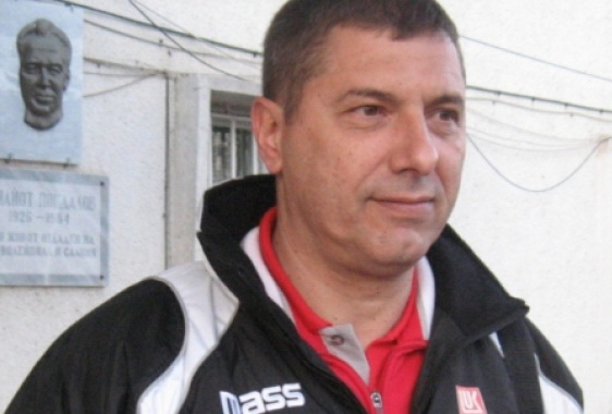 Тренер, сбежавший из Азербайджана, возглавил греческий клуб