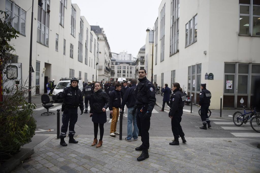 Подозреваемые в стрельбе в Charlie Hebdo найдены на севере Франции - ОБНОВЛЕНО