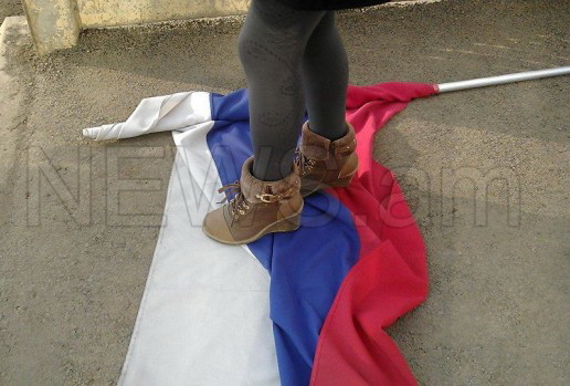Антироссийское шествие в Гюмри проходит напряженно: Потасовка между активистами и полицейскими – ВИДЕО - ФОТО