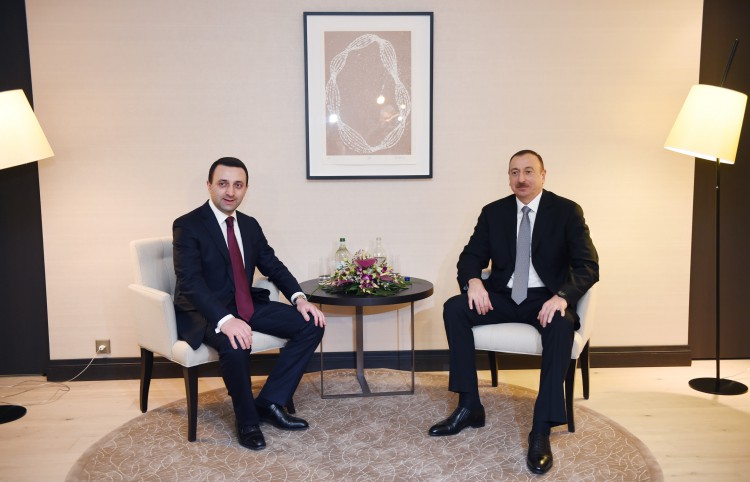 Ильхам Алиев встретился с премьер-министром Грузии Ираклием Гарибашвили - ФОТО