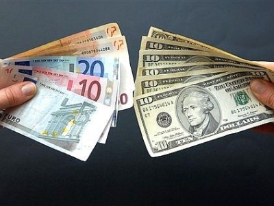 Курс доллара и евро в Армении продолжает расти