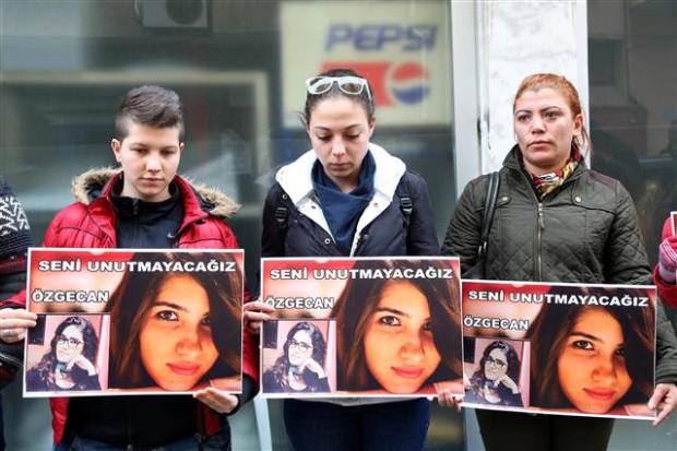 Хэштэг о сексуальных домогательствах и насилии по отношению к женщинам в Турции превратился в мировой тренд - ФОТО - ВИДЕО