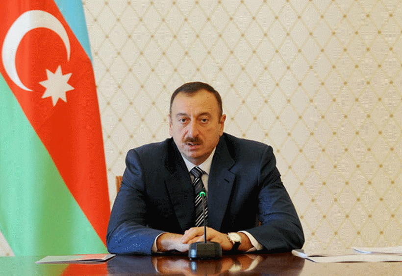 Ильхам Алиев поздравил Почетного президента  Олимпийского комитета России Виталия Смирнова