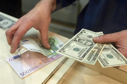 ЦБА аннулировал лицензии 10 пунктов обмена валюты