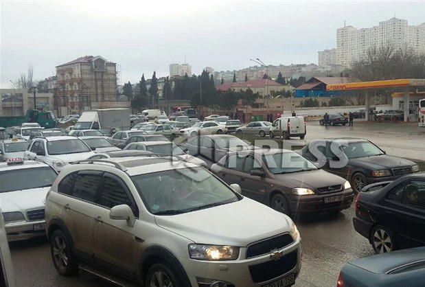 На трассе Баку-Сумгайыт образовалась огромная пробка - ФОТО