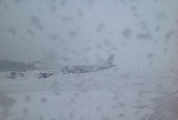 Снежная буря парализовала авиасообщение на востоке США