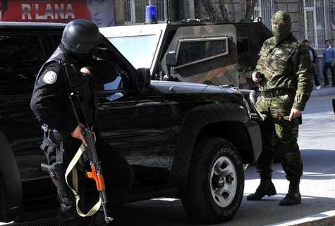 В Баку  проведена спецоперация по задержанию подозреваемых в ограблении универмага «Москва»