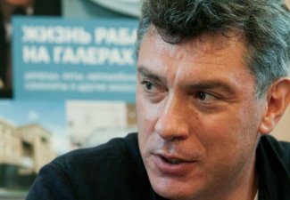 СМИ: Немцов параллельно встречался с «Баунти» и «кавказской кошечкой» - ФОТО