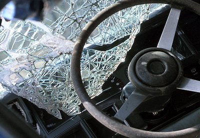 В Шабране столкнулись 2 автомобиля, пострадали 4 человека
