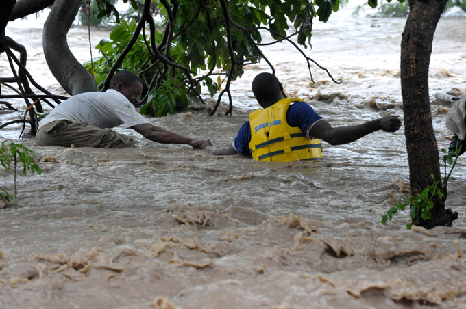 Наводнение в Танзании унесло жизни не менее 50 человек