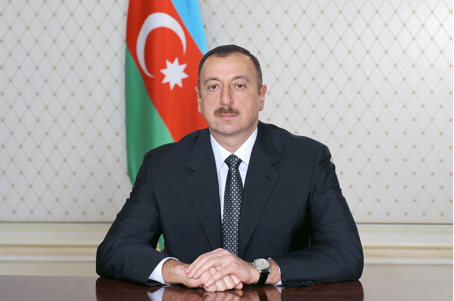 Ильхам Алиев наградил медалью «Терегги» группу женщин Азербайджана