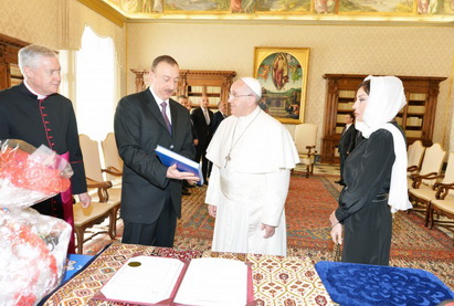 Состоялась встреча Президента Азербайджана с Папой Франциском - ФОТО
