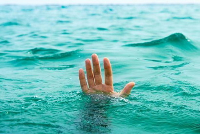 В Баку мужчина попытался покончить с собой, бросившись в море