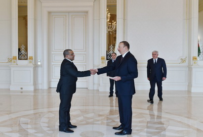 Ильхам Алиев принял верительные грамоты новоназначенного посла Республики Сейшельские Острова в Азербайджане - ФОТО