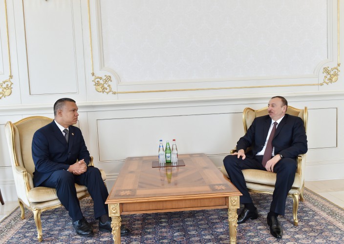 Ильхам Алиев принял верительные грамоты новоназначенного посла Венесуэлы в Азербайджане - ФОТО