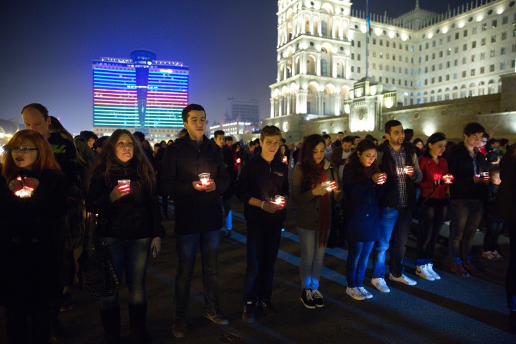 В Баку проведена акция «Час Земли» - ФОТО