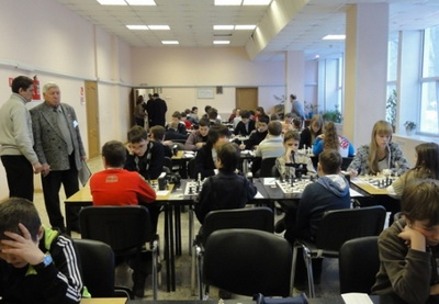 Азербайджанские шахматисты продолжают лидировать на турнире в ОАЭ