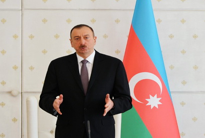 Ильхам Алиев: «Идет процесс создания рабочих мест, открыто около 30 тысяч рабочих мест, из которых 25 тысяч – постоянные» - ФОТО