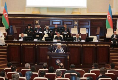 В Баку начала работу международная конференция на тему «Исламское просветительство и современность» - ФОТО