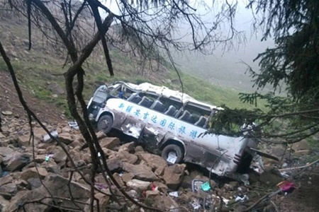 Автобус упал с обрыва в Китае, пять человек погибли, 20 пострадали