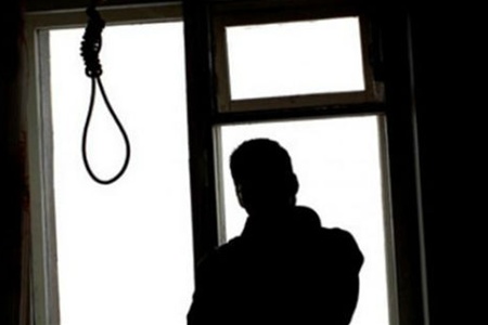 В Баку 12-летний школьник покончил жизнь самоубийством