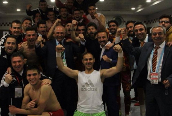 Как Кямран Агаев отпраздновал победу над командой Вагифа Джавадова в чемпионате Турции – ВИДЕО