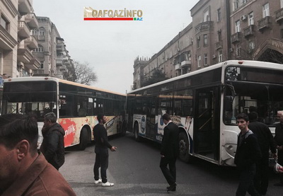 Тяжелое ДТП в Баку: столкнулись два автобуса, есть пострадавшие - ФОТО