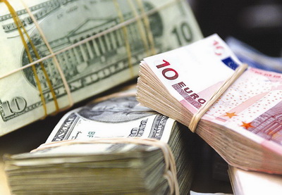 Официальный курс на 23 апреля: манат продолжает рост по отношению к евро