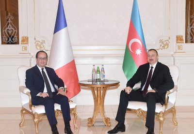 Президент Азербайджана встретился с президентом Франции - ФОТО