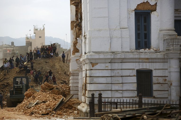 СМИ: число погибших при землетрясении в Непале возросло до 2,5 тысячи