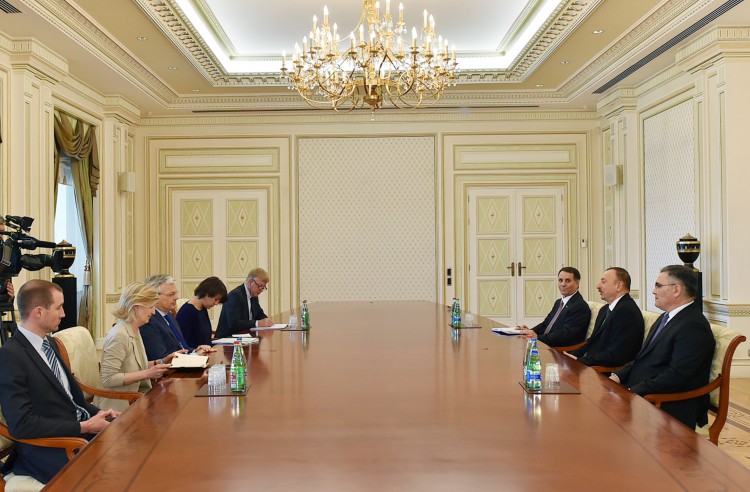 Ильхам Алиев принял делегацию во главе с заместителем премьер-министра Бельгии - ФОТО