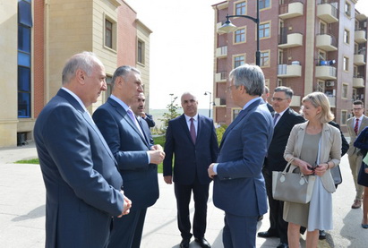 Председатель Комитета министров Совета Европы встретился в Азербайджане с вынужденными переселенцами - ФОТО