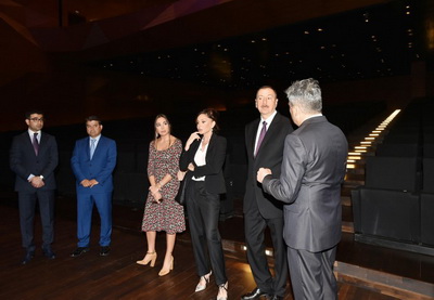 Президент Азербайджана принял участие в открытии Бакинского конгресс-центра - ФОТО