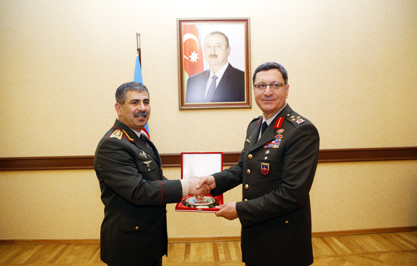 Закир Гасанов встретился с делегацией во главе с начальником штаба Сил жандармерии Турции – ФОТО