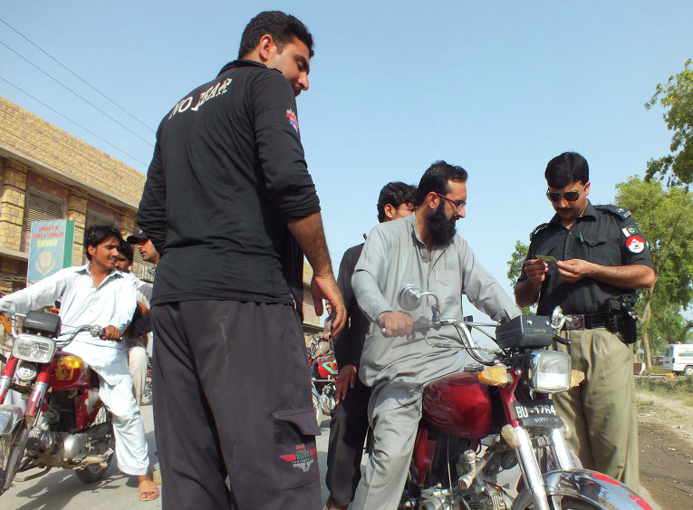 Неизвестные похитили 7 полицейских на северо-востоке Пакистана