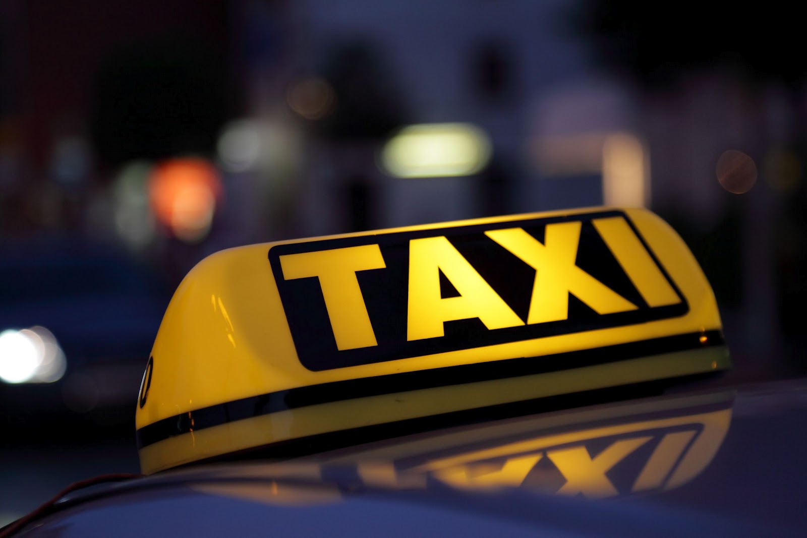 В Баку мужчина пытался задушить таксиста