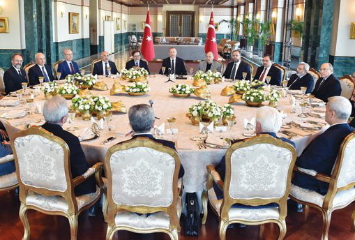 Эрдоган обсудил с учеными тему событий 1915 года в Османской империи